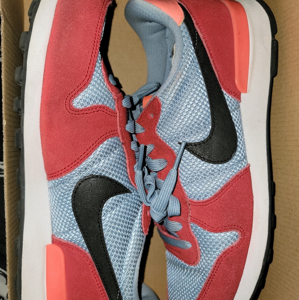 Casual Nike Sneakers